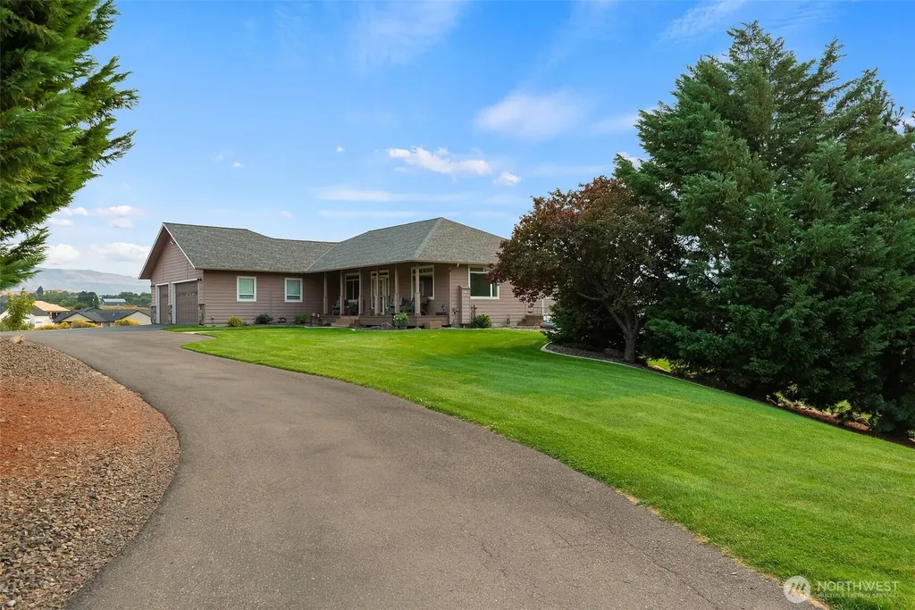 2350 10th Street NE East Wenatchee WA 98802
