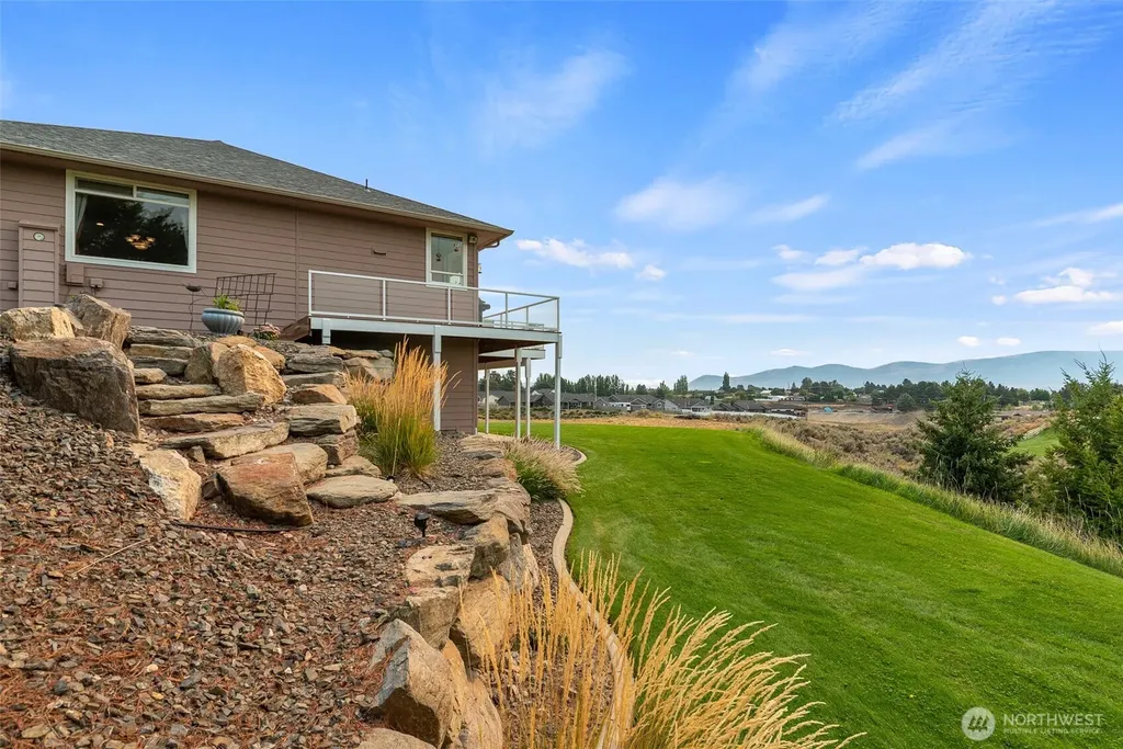 2350 10th Street NE East Wenatchee WA 98802