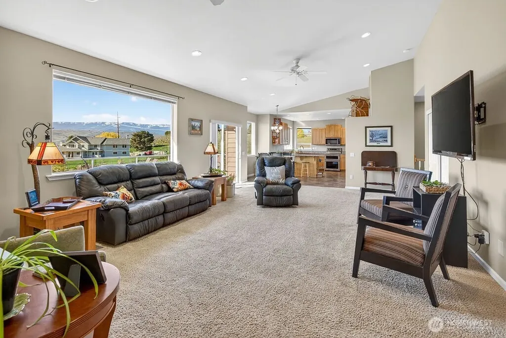 2350 10th Street NE East Wenatchee WA 98802