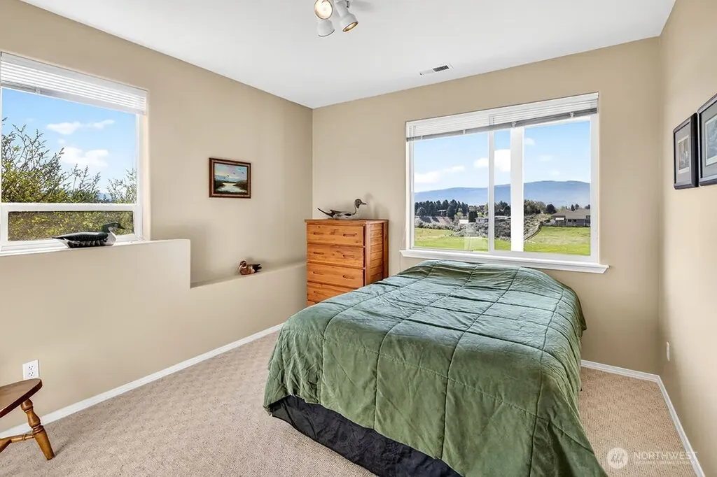 2350 10th Street NE East Wenatchee WA 98802