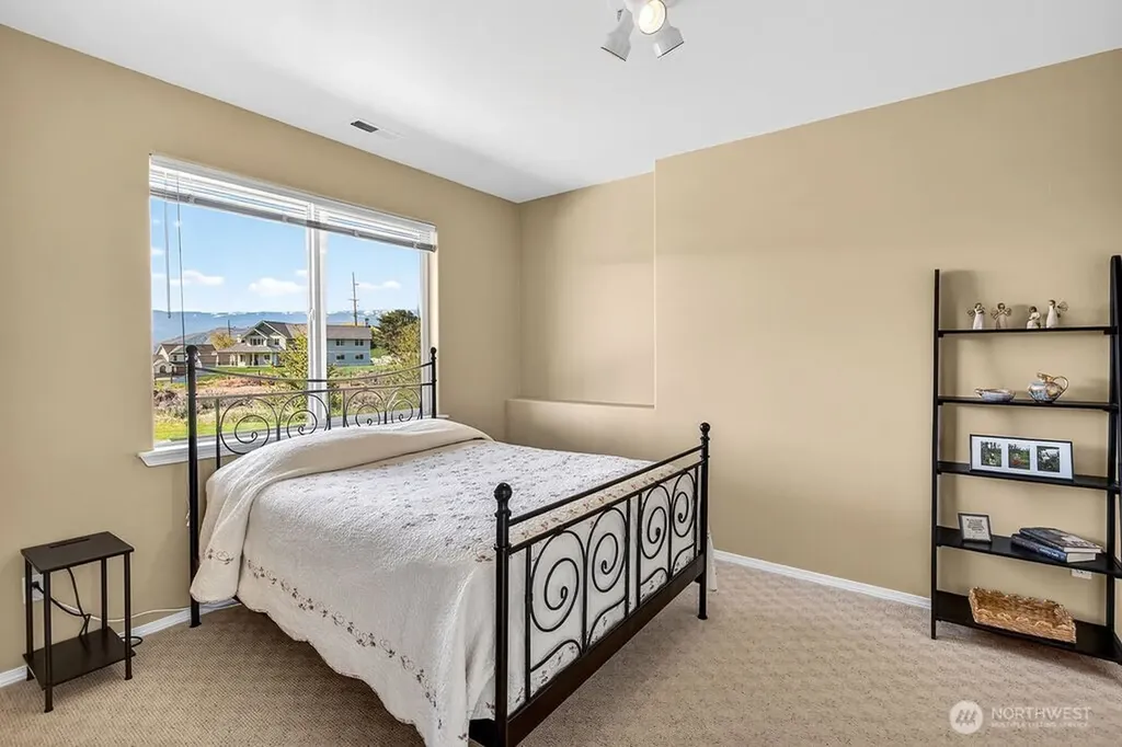 2350 10th Street NE East Wenatchee WA 98802