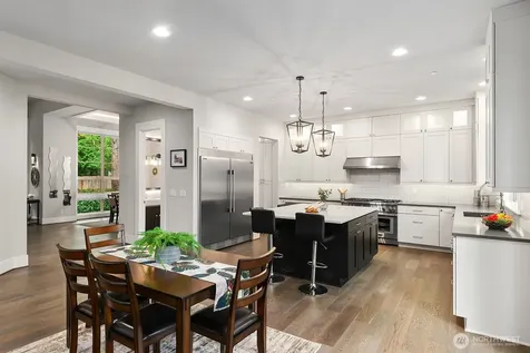 22250 NE 3rd Court Sammamish WA 98074