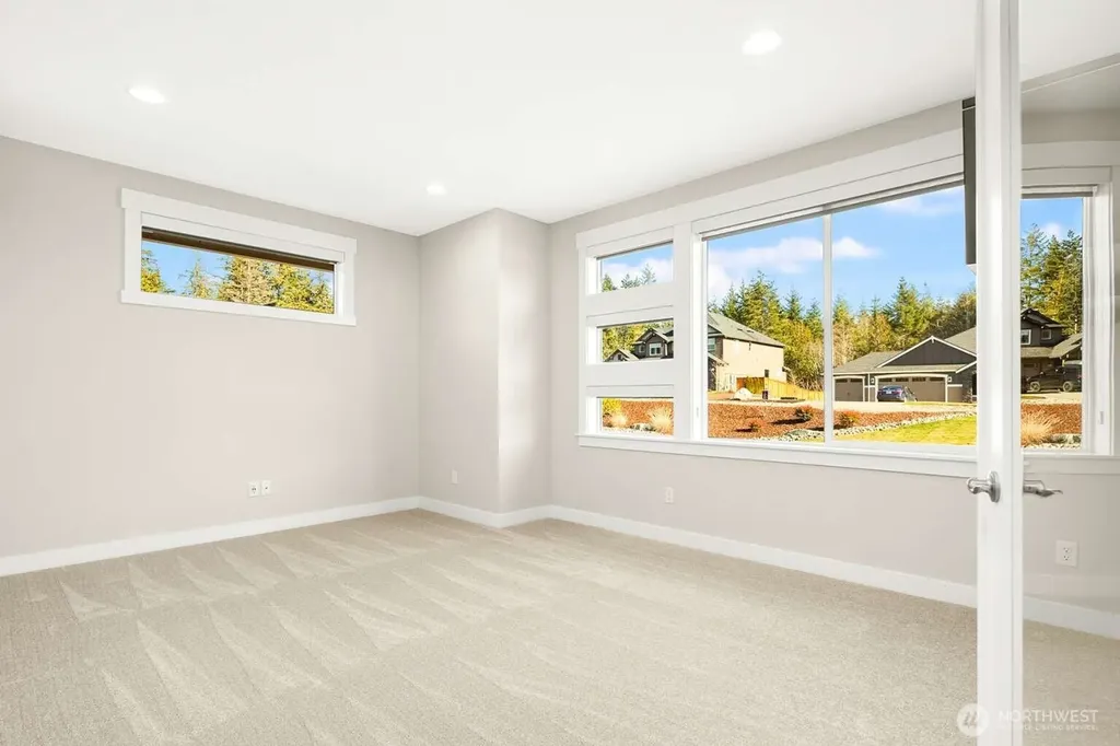 5541 Skyfall Place NW Bremerton WA 98312