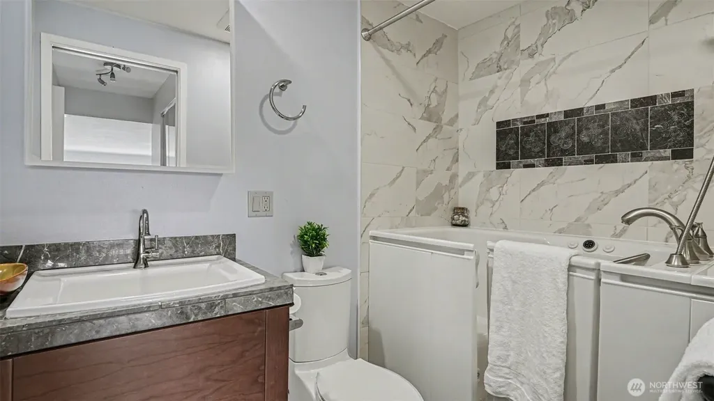 3601 24th Avenue W Seattle WA 98199