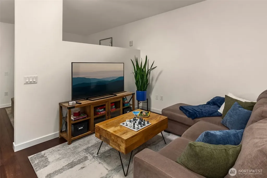 590 1st Avenue S Seattle WA 98104