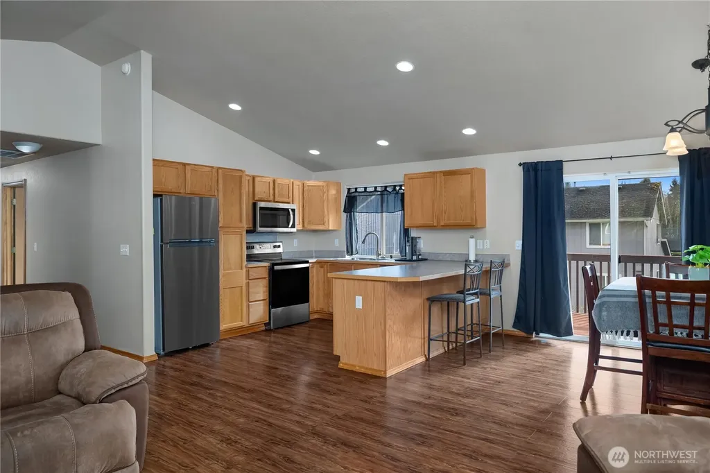 109 Blossom Lane Elma WA 98541