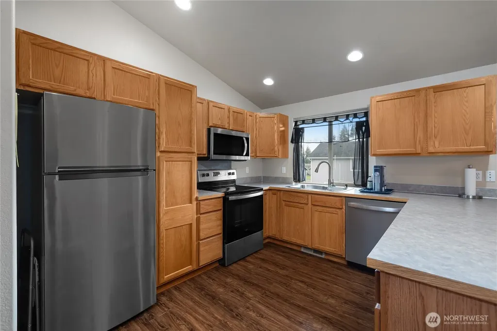 109 Blossom Lane Elma WA 98541