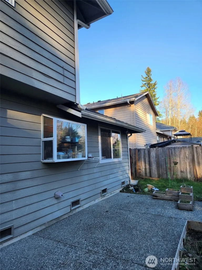 3930 205th Place SW Lynnwood WA 98036