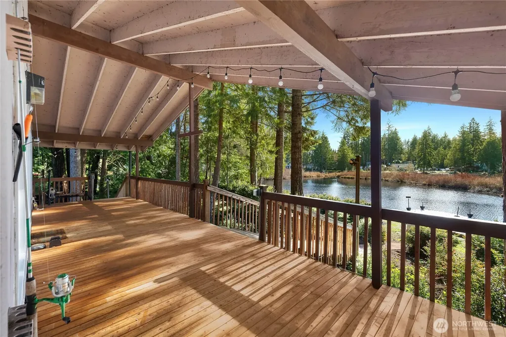 2520 E Saint Andrews Drive N Shelton WA 98584