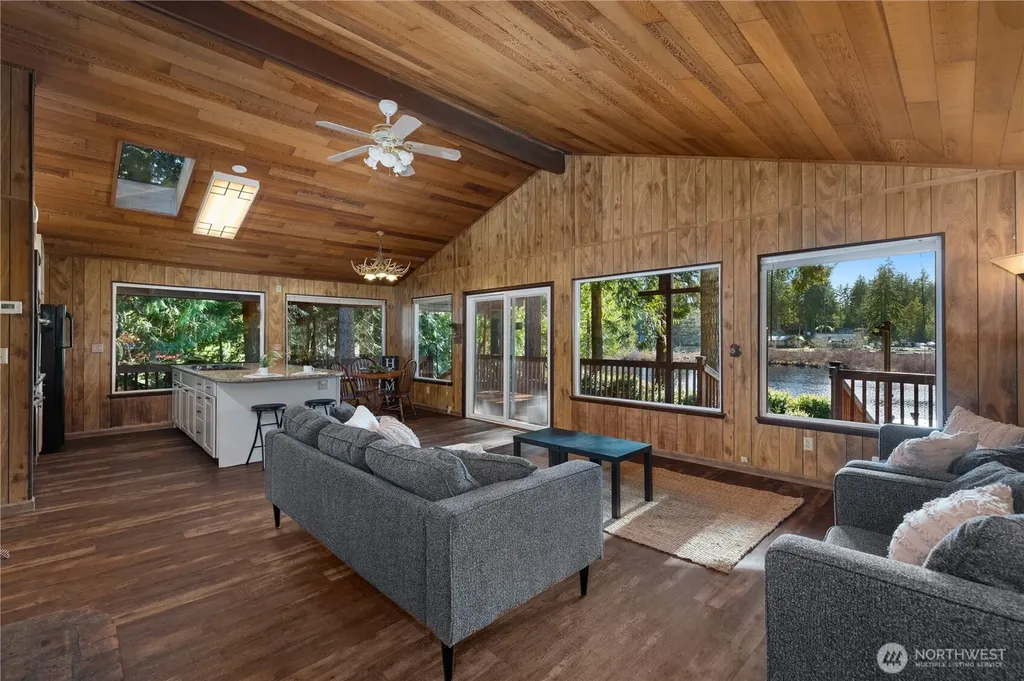 2520 E Saint Andrews Drive N Shelton WA 98584