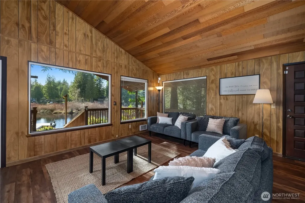 2520 E Saint Andrews Drive N Shelton WA 98584