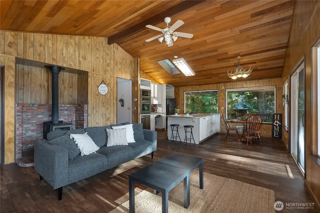2520 E Saint Andrews Drive N Shelton WA 98584