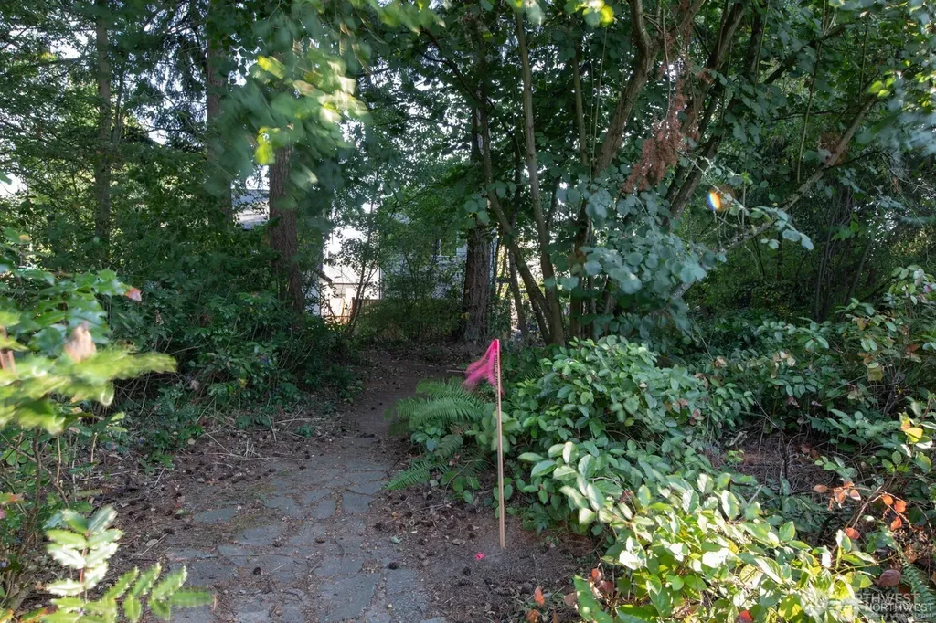 1111 1st Avenue NE Seattle WA 98125