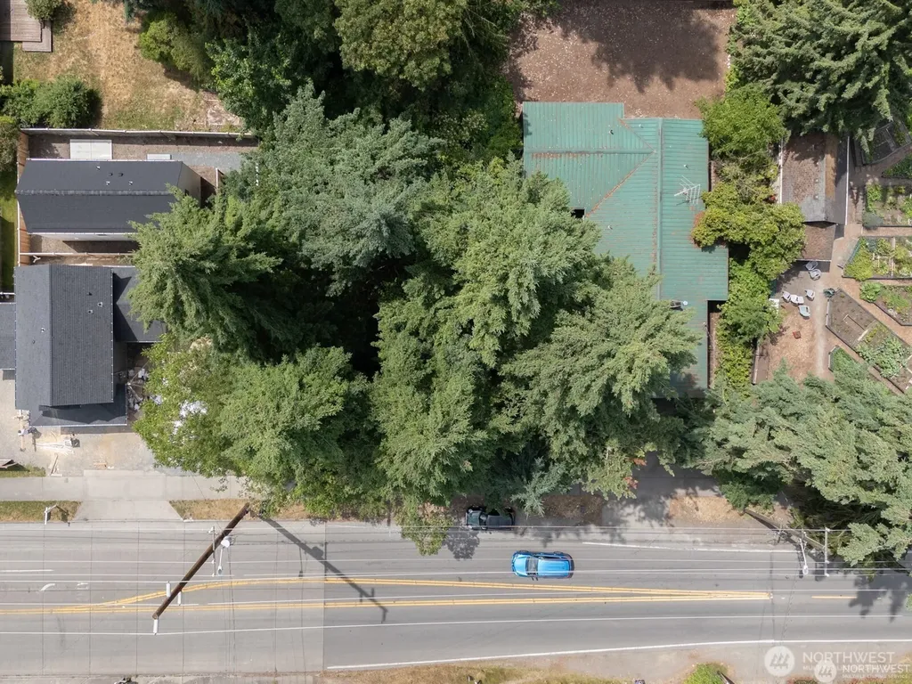 1111 1st Avenue NE Seattle WA 98125