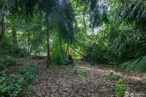 1111 1st Avenue NE Seattle WA 98125