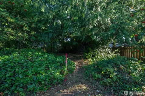 1111 1st Avenue NE Seattle WA 98125