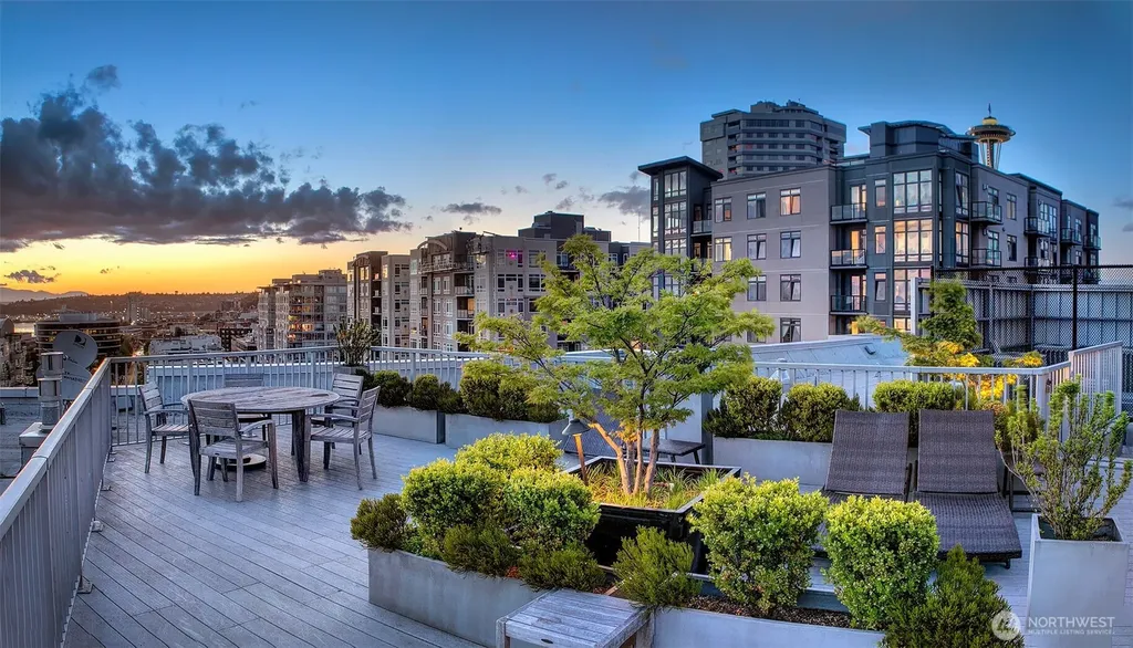 76 Cedar Street Seattle WA 98121