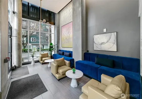 76 Cedar Street Seattle WA 98121