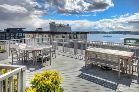 76 Cedar Street Seattle WA 98121