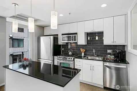 76 Cedar Street Seattle WA 98121