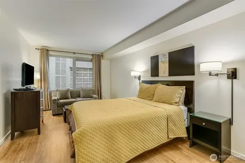 76 Cedar Street Seattle WA 98121
