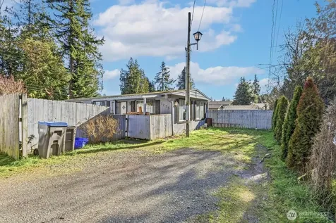 7275 NE Geneva Street Suquamish WA 98392