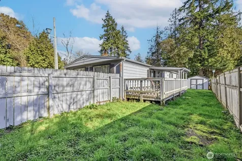 7275 NE Geneva Street Suquamish WA 98392