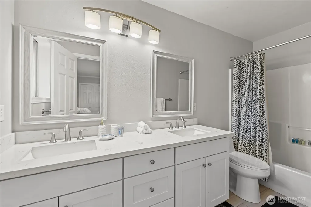 37541 21st Avenue S Federal Way WA 98003
