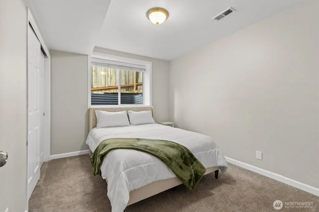 37541 21st Avenue S Federal Way WA 98003