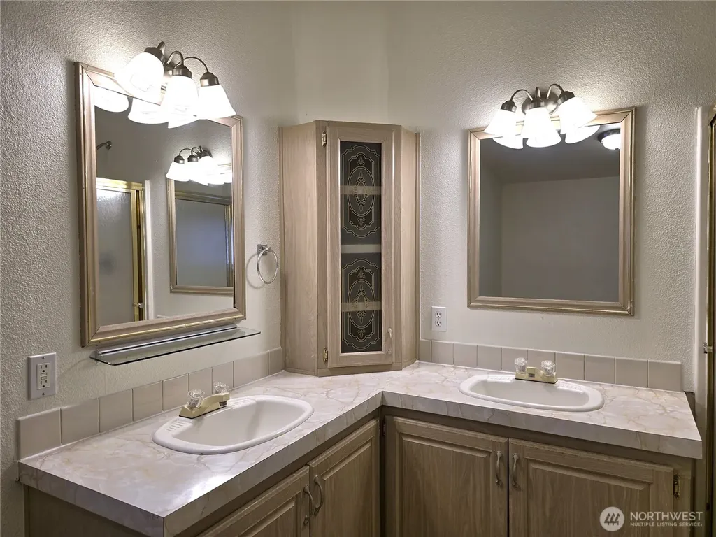 151 Nix Lane Centralia WA 98531