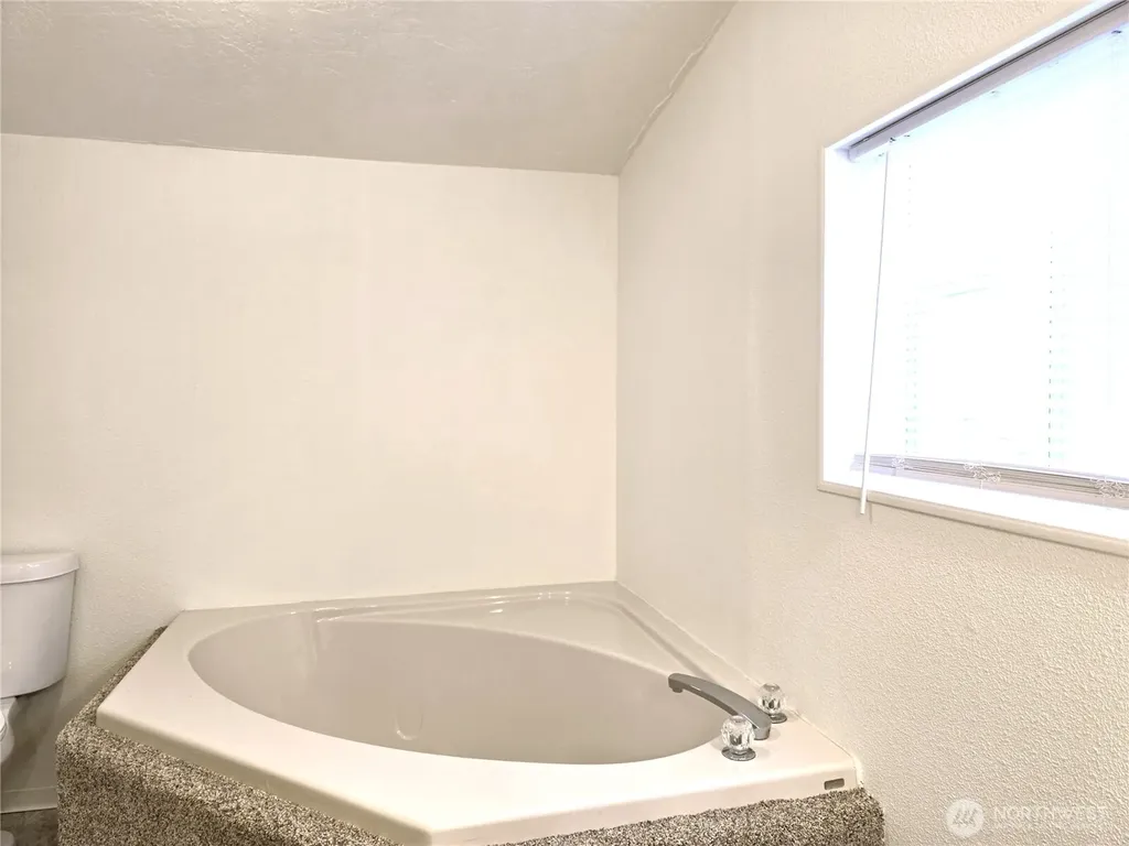 151 Nix Lane Centralia WA 98531