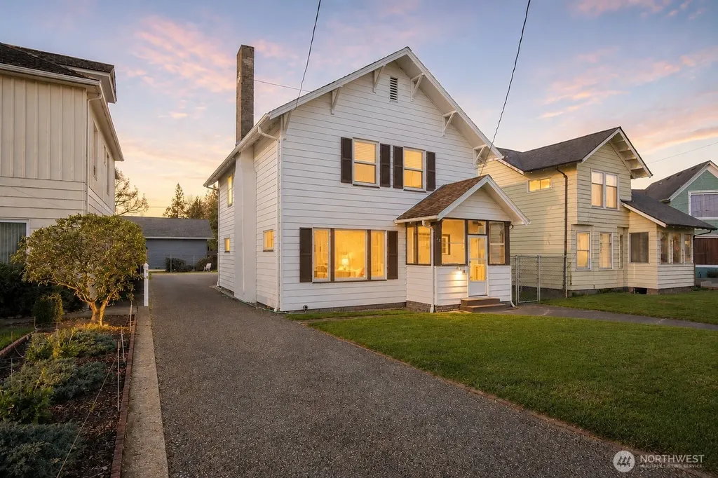 620 6th Street Hoquiam WA 98550