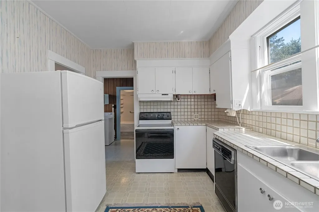 620 6th Street Hoquiam WA 98550