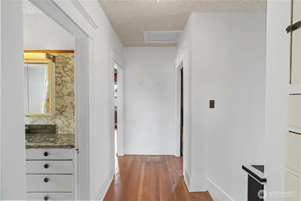 620 6th Street Hoquiam WA 98550