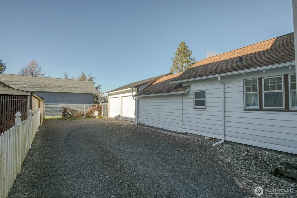 620 6th Street Hoquiam WA 98550