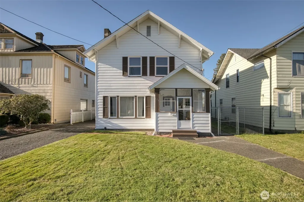 620 6th Street Hoquiam WA 98550