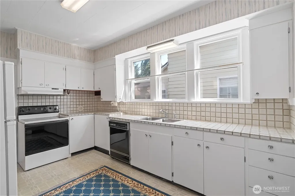 620 6th Street Hoquiam WA 98550