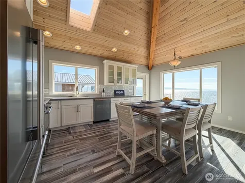 26 H South Beach Drive Hat Island WA 98206