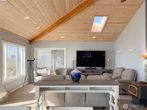 26 H South Beach Drive Hat Island WA 98206