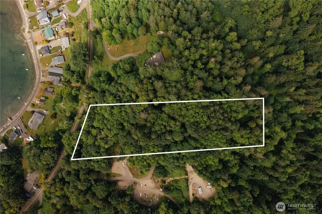 6 NW Seabeck Holly Road Seabeck WA 98380
