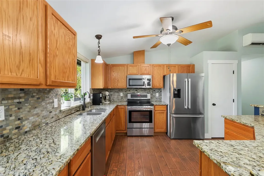 2461 Cantu Lane NW Seabeck WA 98380