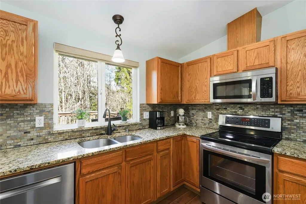 2461 Cantu Lane NW Seabeck WA 98380