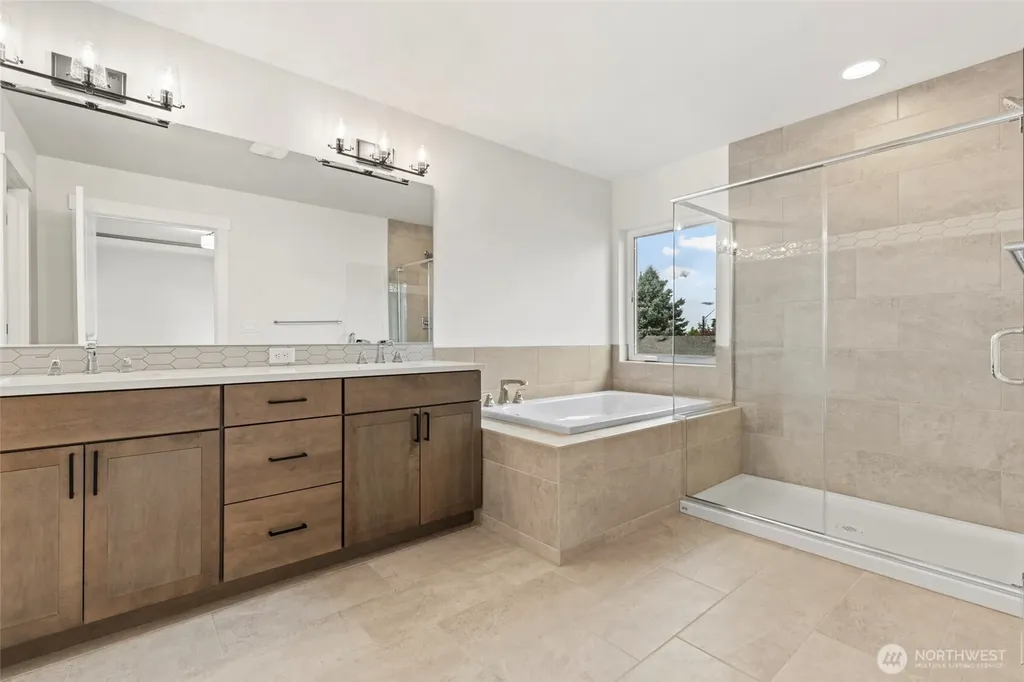 1573 Lockridge Loop E Enumclaw WA 98022