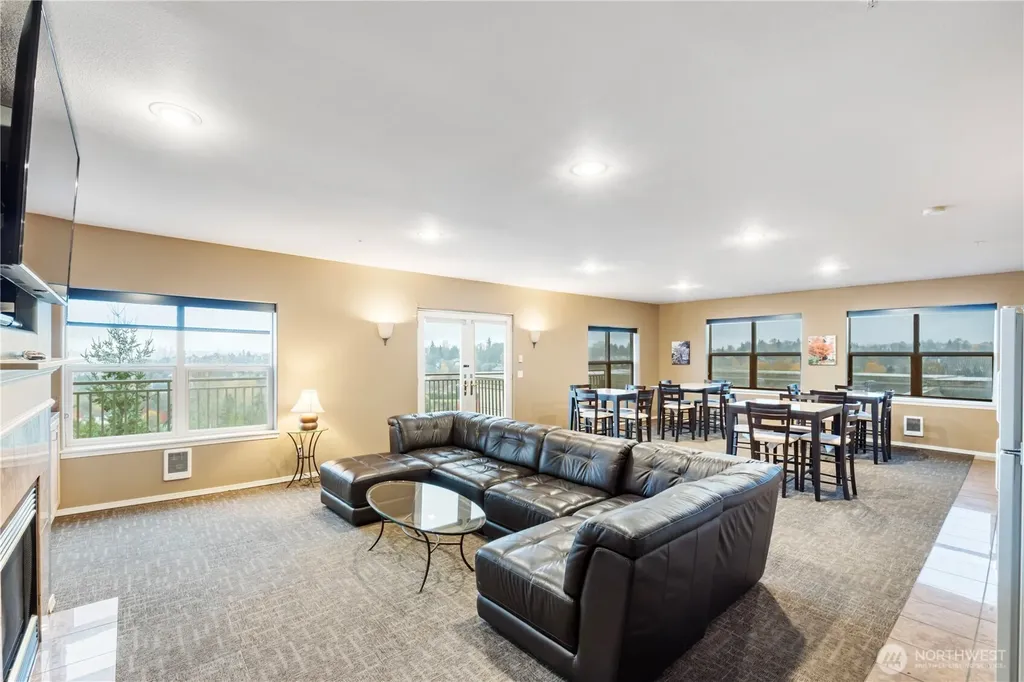 3221 SW Avalon Way Seattle WA 98126