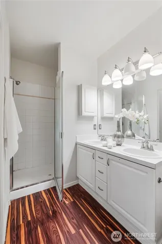 3221 SW Avalon Way Seattle WA 98126