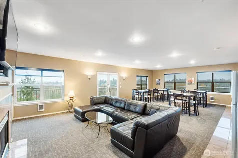 3221 SW Avalon Way Seattle WA 98126