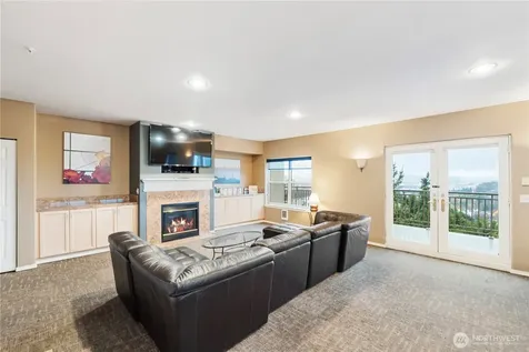 3221 SW Avalon Way Seattle WA 98126
