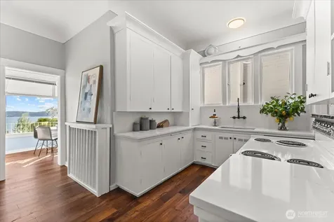 307 W Highland Drive Seattle WA 98119