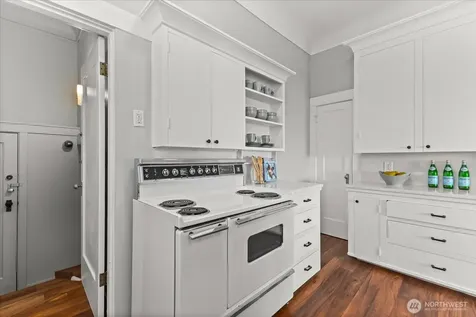 307 W Highland Drive Seattle WA 98119