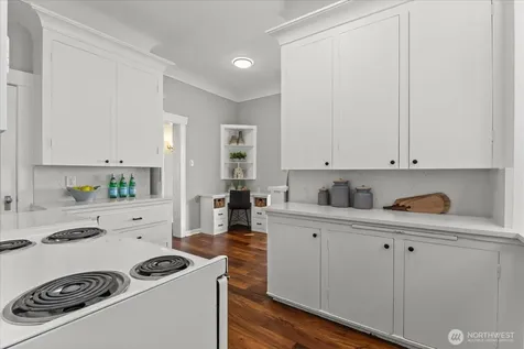 307 W Highland Drive Seattle WA 98119